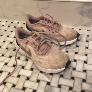 Nike Revolution 5 Running Sneakers